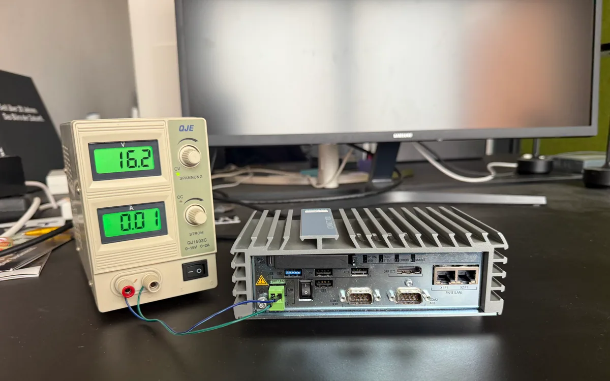 Edge Controller und Labor-Netzteil für Energieintegration